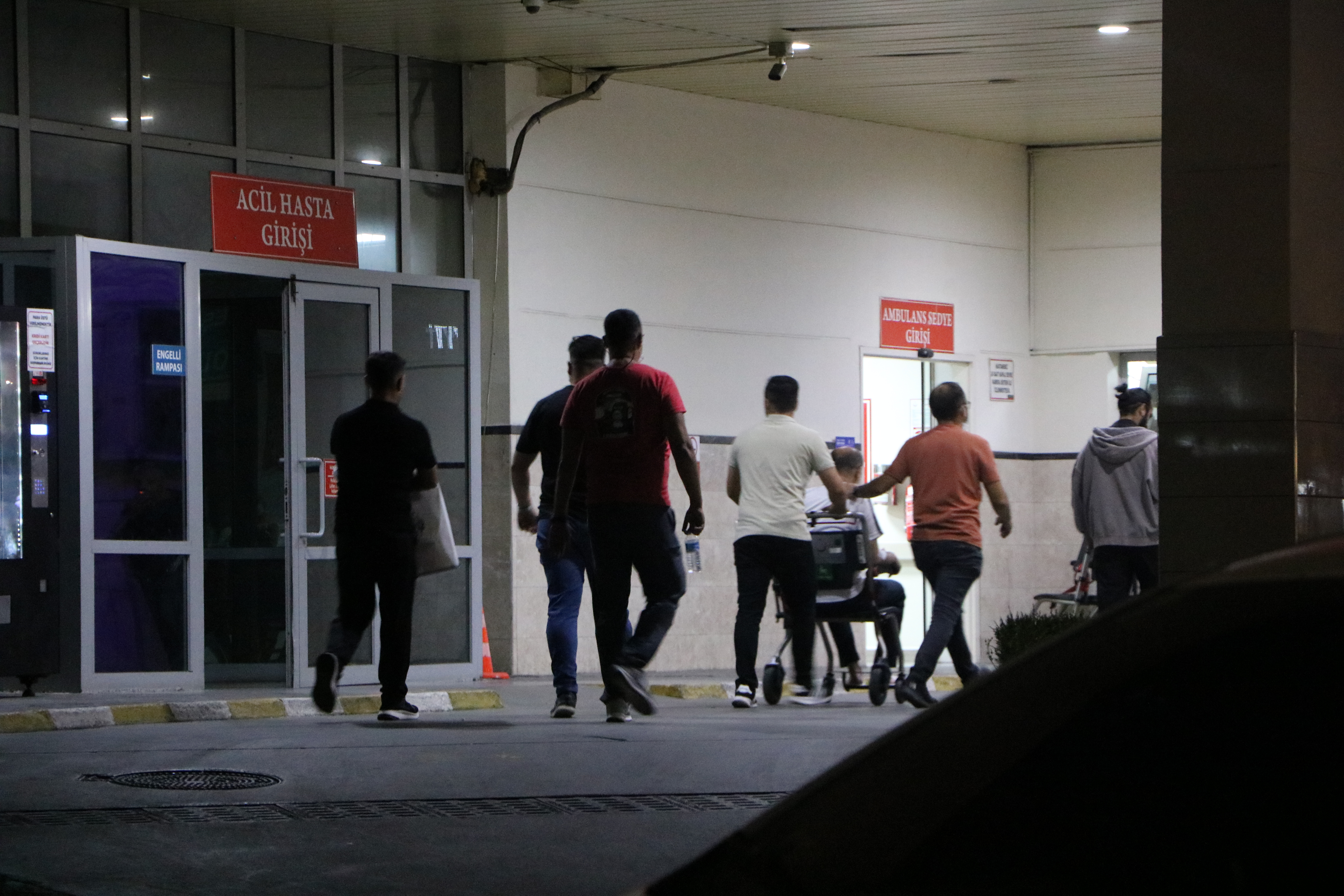 Yabancı plakalı otomobilin yakıt deposundan şüpheli madde çıktı; 9 polis zehirlendi - Görsel 6