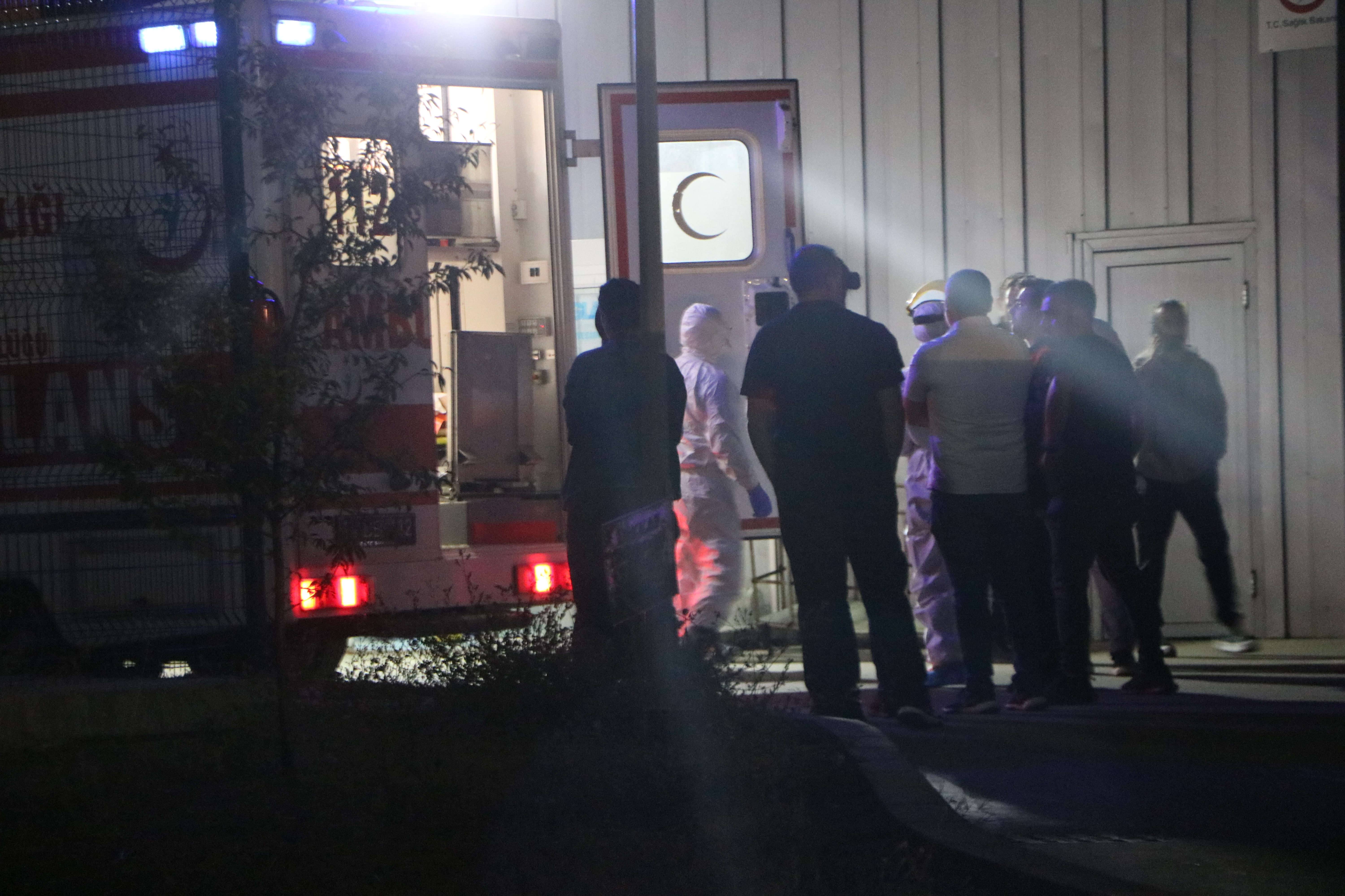 Yabancı plakalı otomobilin yakıt deposundan şüpheli madde çıktı; 9 polis zehirlendi - Görsel 7