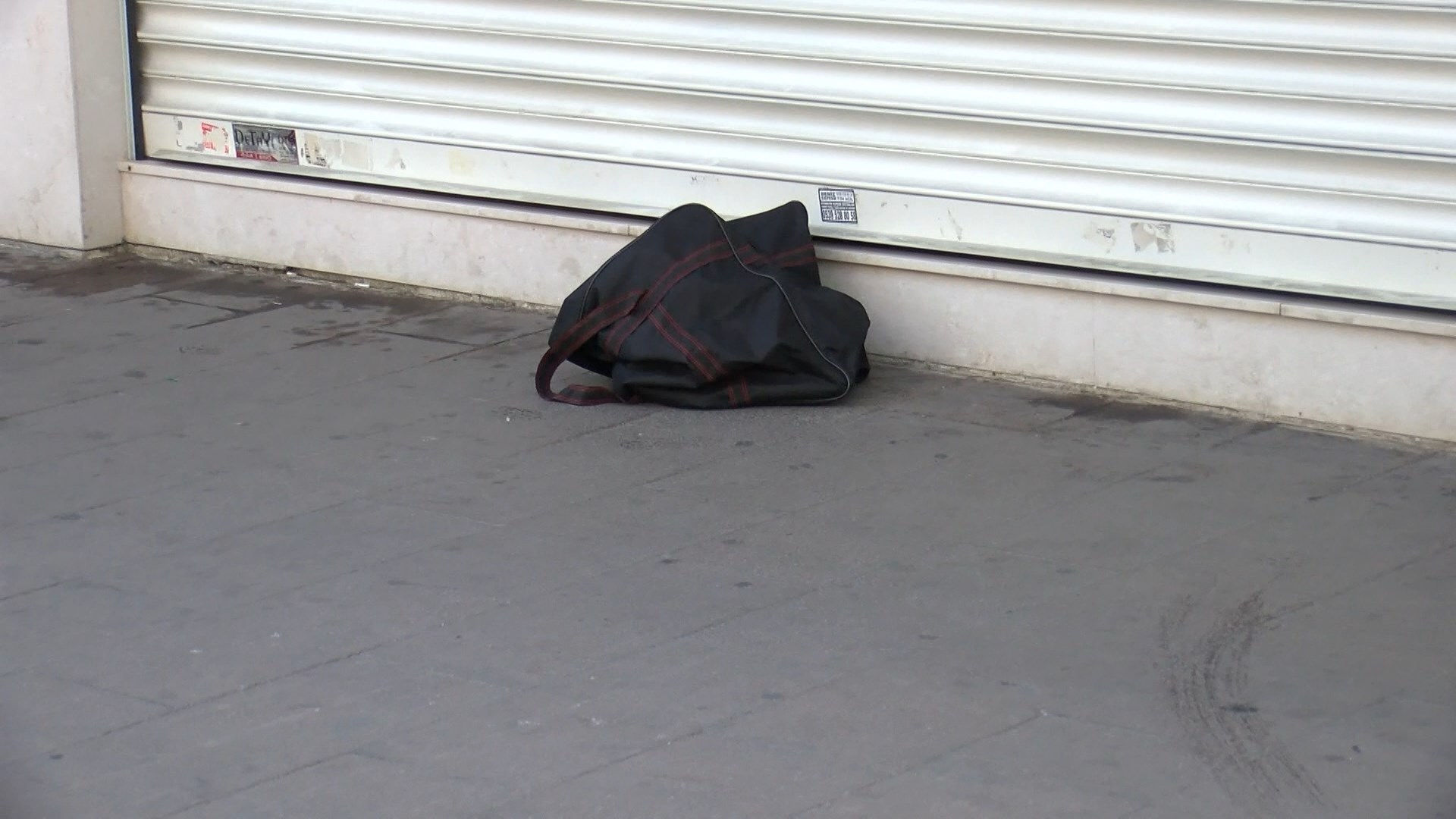 İstanbul -Bağcılar’da caddedeki kuyumcuyu güpegündüz soymaya kalktılar - Görsel 2