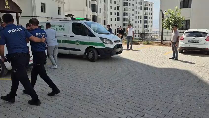 Elazığ - Evinde gördüğü kişiyi öldüren başkomiser, adli kontrolle serbest - Görsel 5