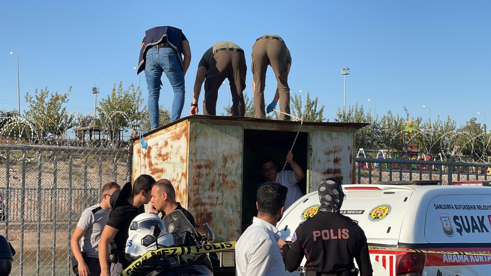 Şanlıurfa’da sulama kanalına düşen kişiyi kurtarmak için 2 kişi suya atladı; 1 ölü - Görsel 6