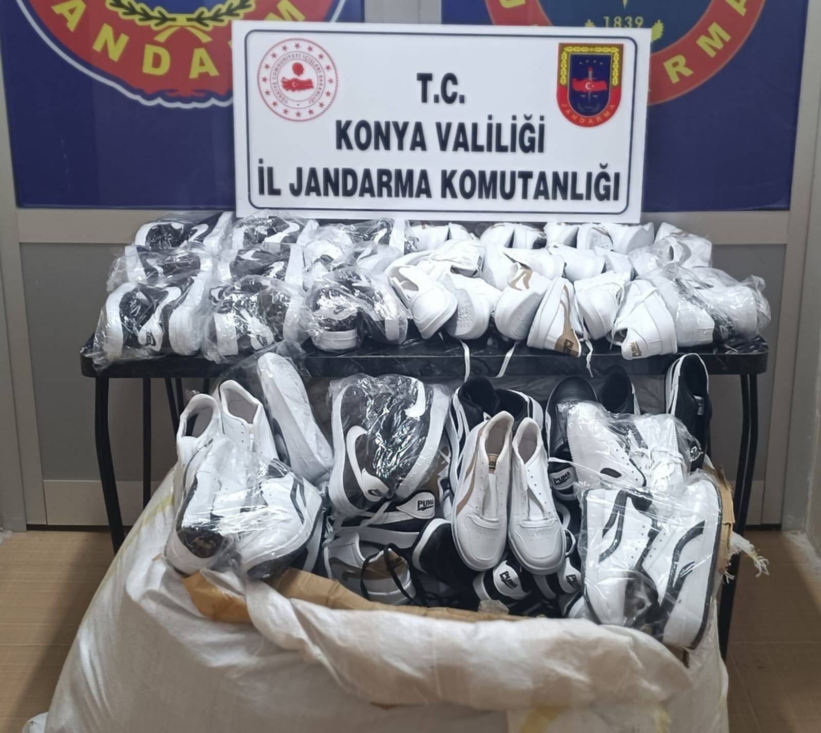 Konya Jandarması'ndan Büyük Operasyon: 8 Şüpheli Yakalandı, Kaçak Malzemeler Ele Geçirildi - Görsel 1