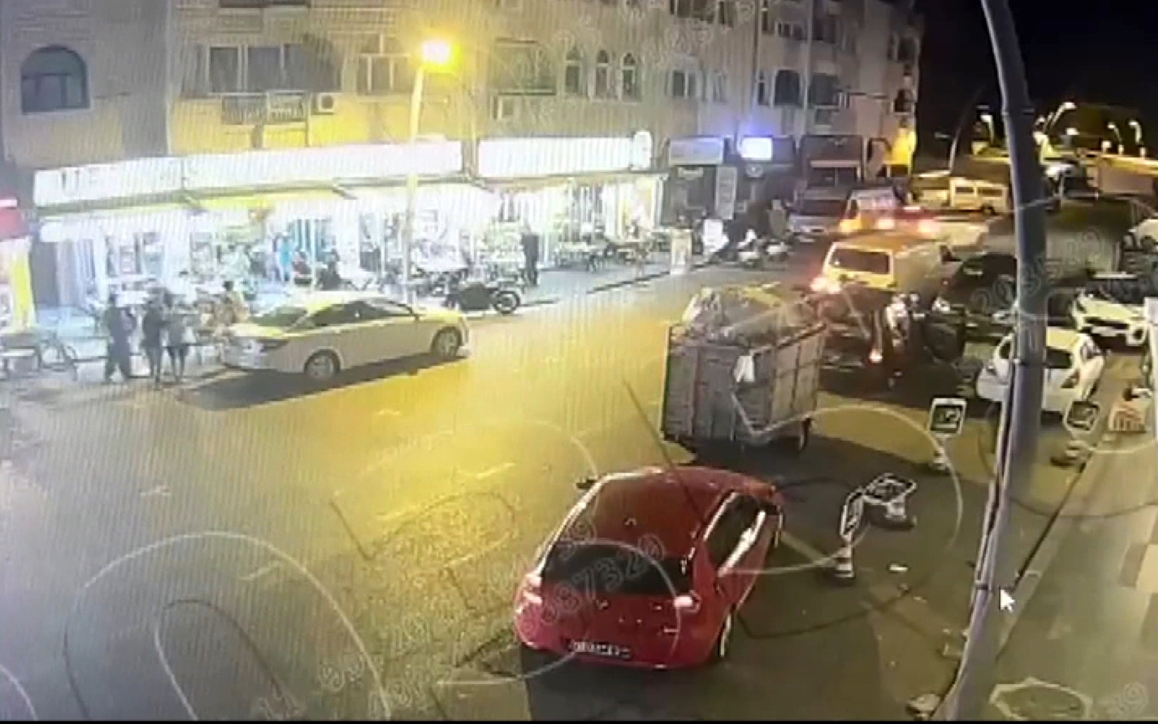 Antalya- Kazaya karışan sürücünün kaçarken cipiyle çarptığı pazarcı öldü - Görsel 5