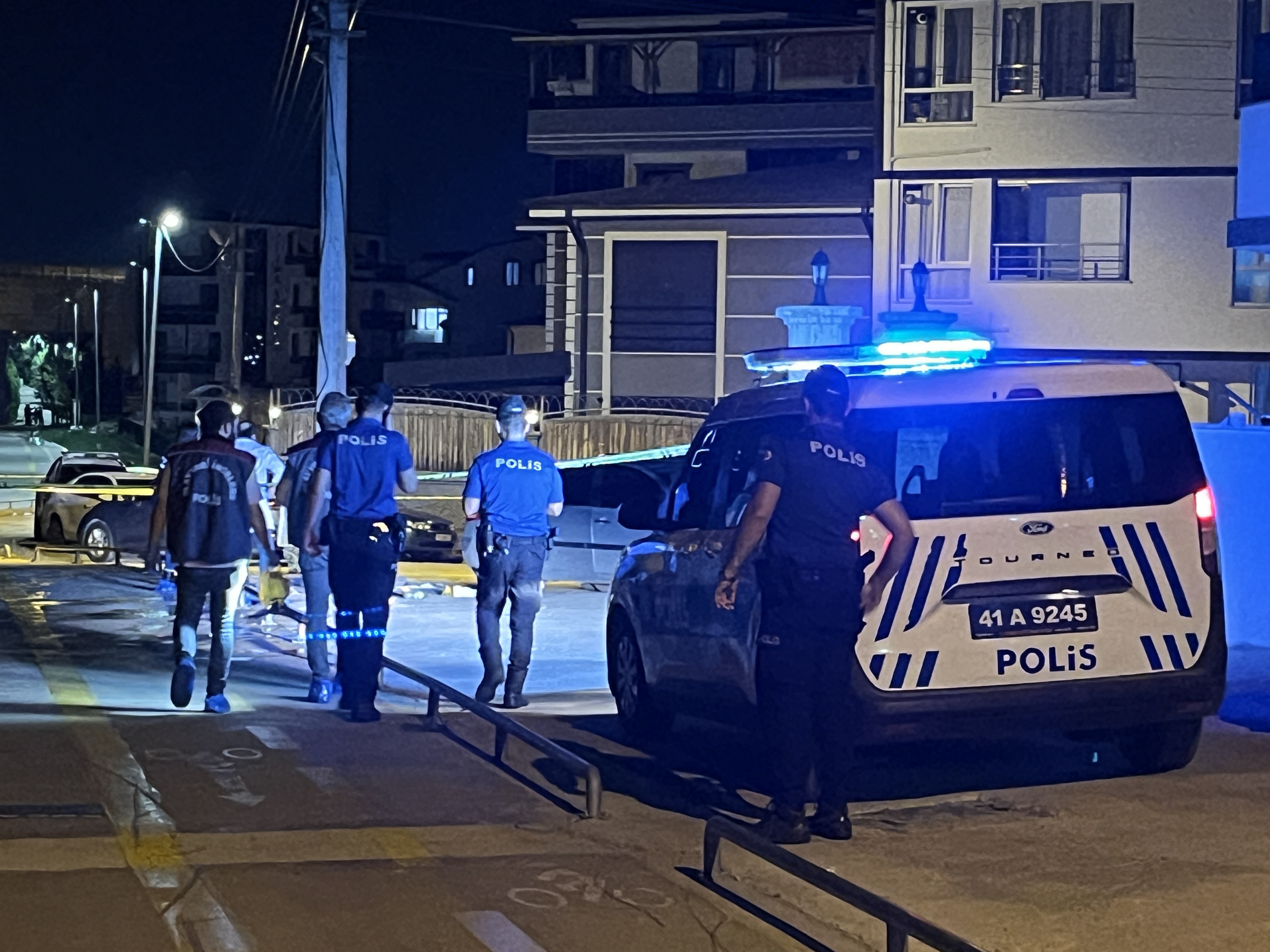 Kocaelide Kıskanç sevgili dehşet saçtı: 3 kişi hayatını kaybetti! - Görsel 2