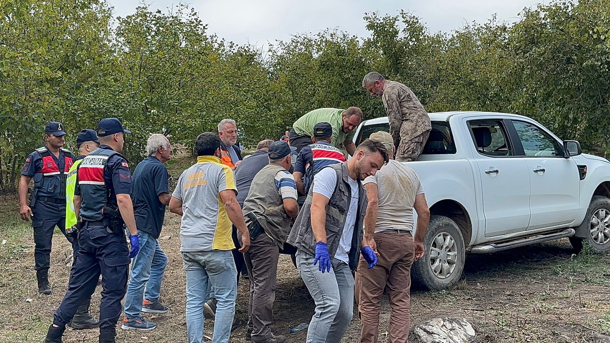 Sakaryada Traktörden düşüp teker ile ağaç arasına sıkışan sürücü öldü - Görsel 4