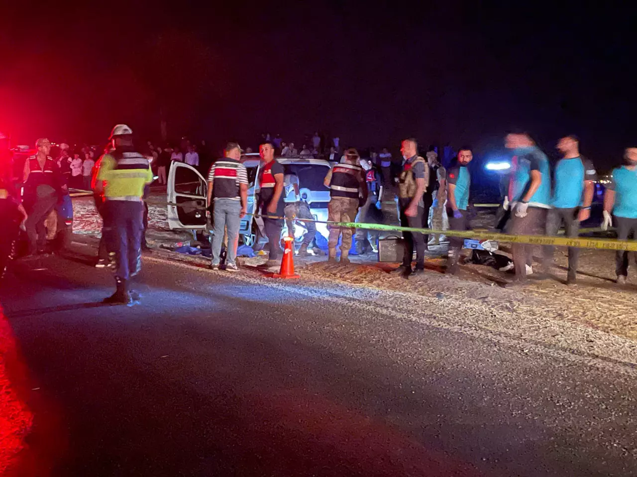 BATMAN - Bir araca düzenlenen silahlı saldırıda aynı aileden 4 kişi hayatını kaybetti  - Görsel 1