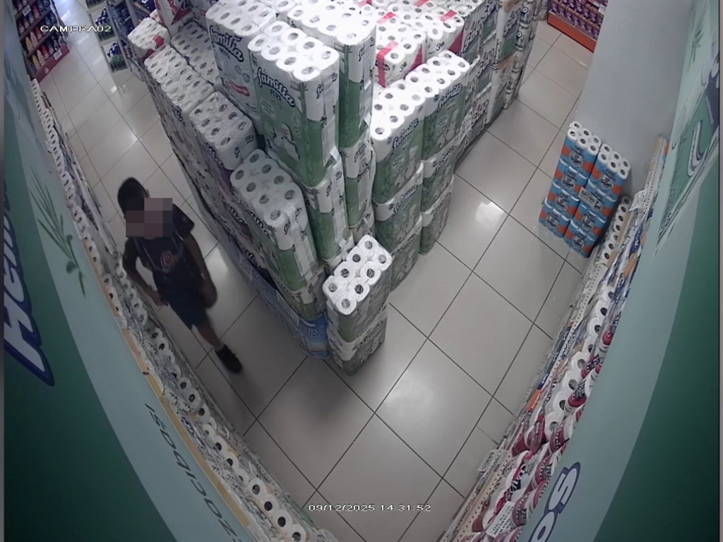 Marketteki kağıt havluları tutuşturan 10 yaşındaki çocuk devlet korumasına alındı - Görsel 3