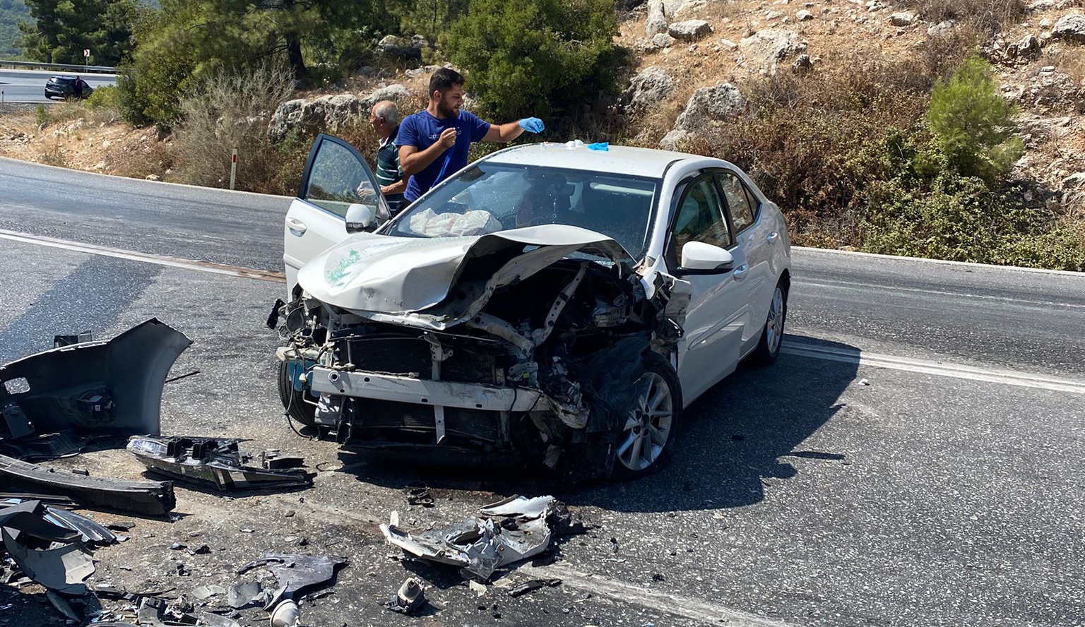 Antalya Yolunda Otomobiller çarpıştı: 8 yaralı - Görsel 3