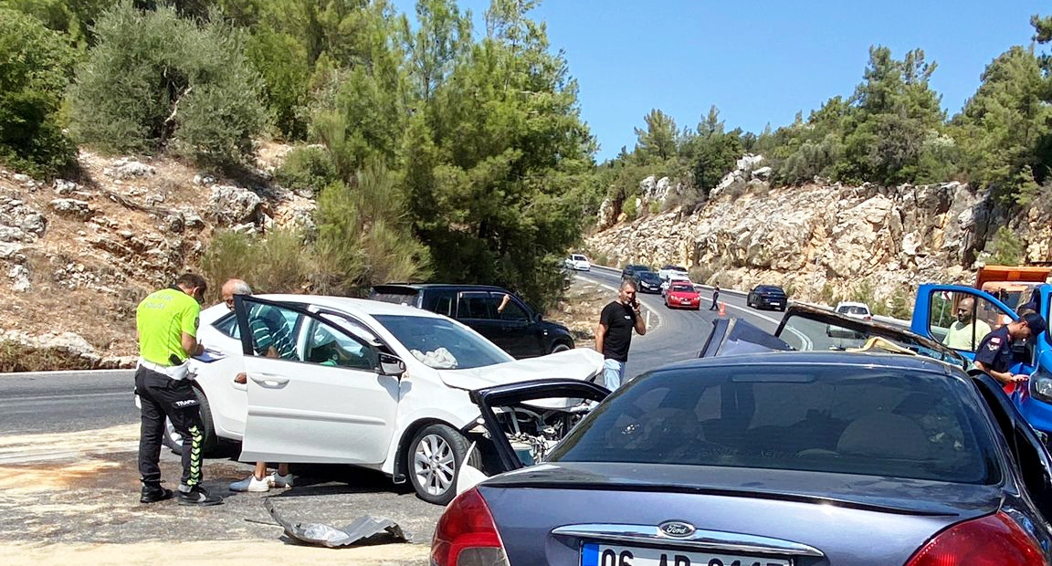 Antalya Yolunda Otomobiller çarpıştı: 8 yaralı - Görsel 4