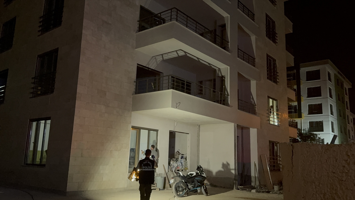 KONYA - Bir işçi çalıştığı inşaatta ağır yaralı bulundu - Görsel 2