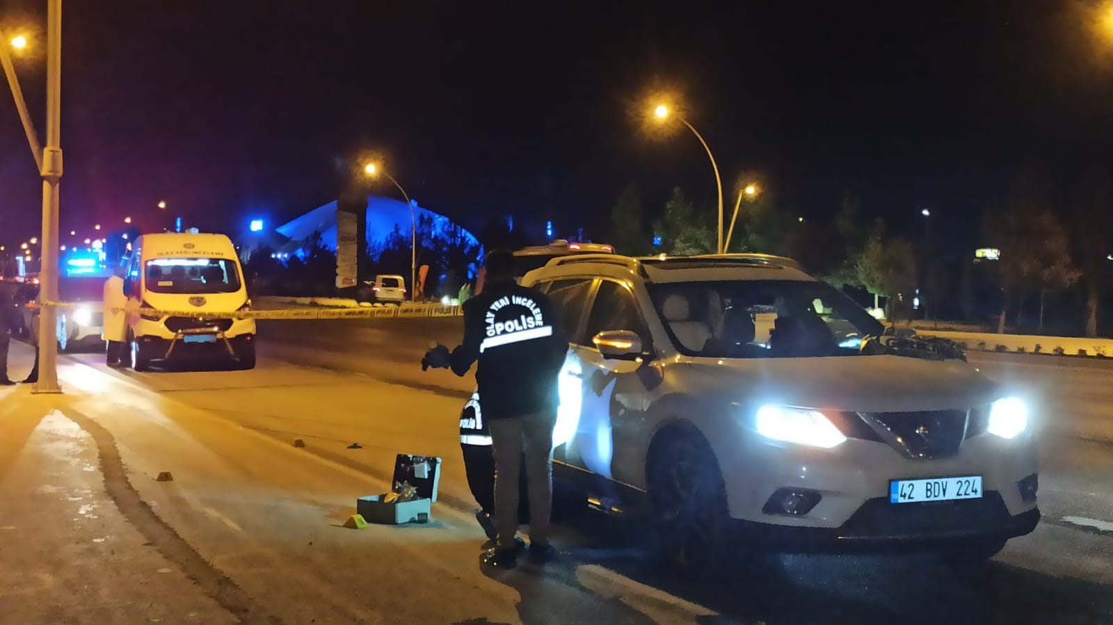 Konyada Havalimanına giderken otomobille önü kesilip, tabancayla vuruldu - Görsel 3