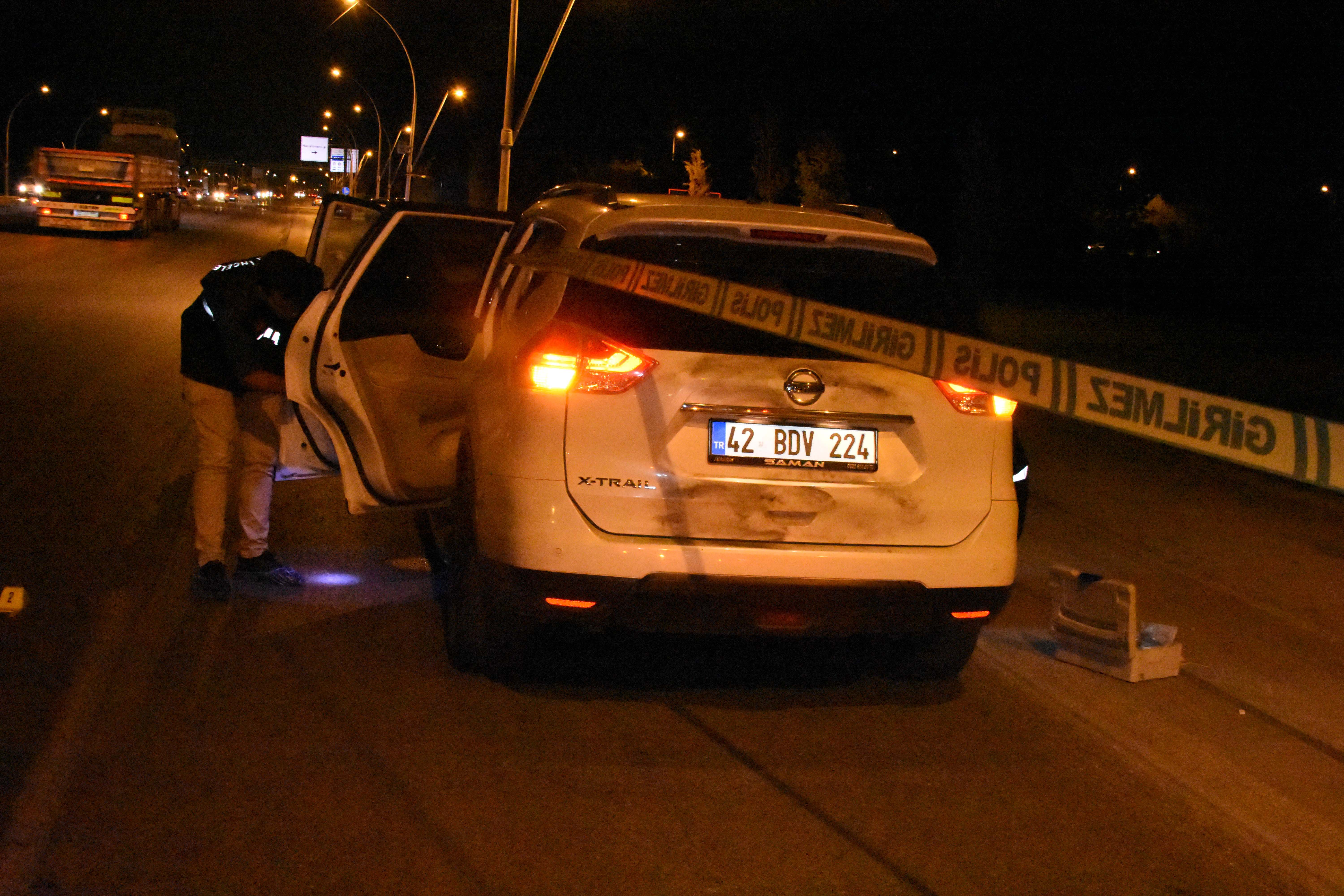 Konyada Havalimanına giderken otomobille önü kesilip, tabancayla vuruldu - Görsel 4