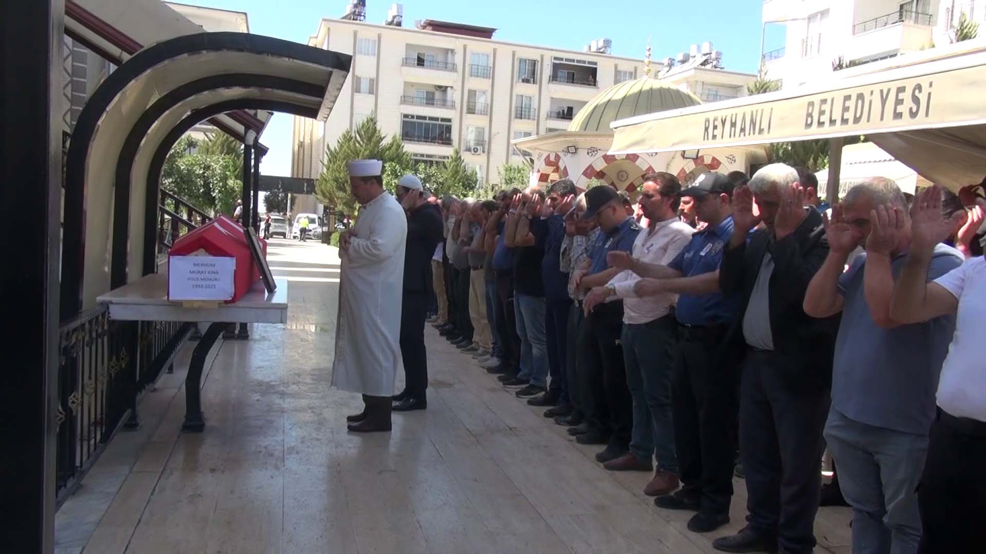 Hatay'da Halı sahada kalp krizi geçiren polisin son anları kameraya yansıdı - Görsel 8