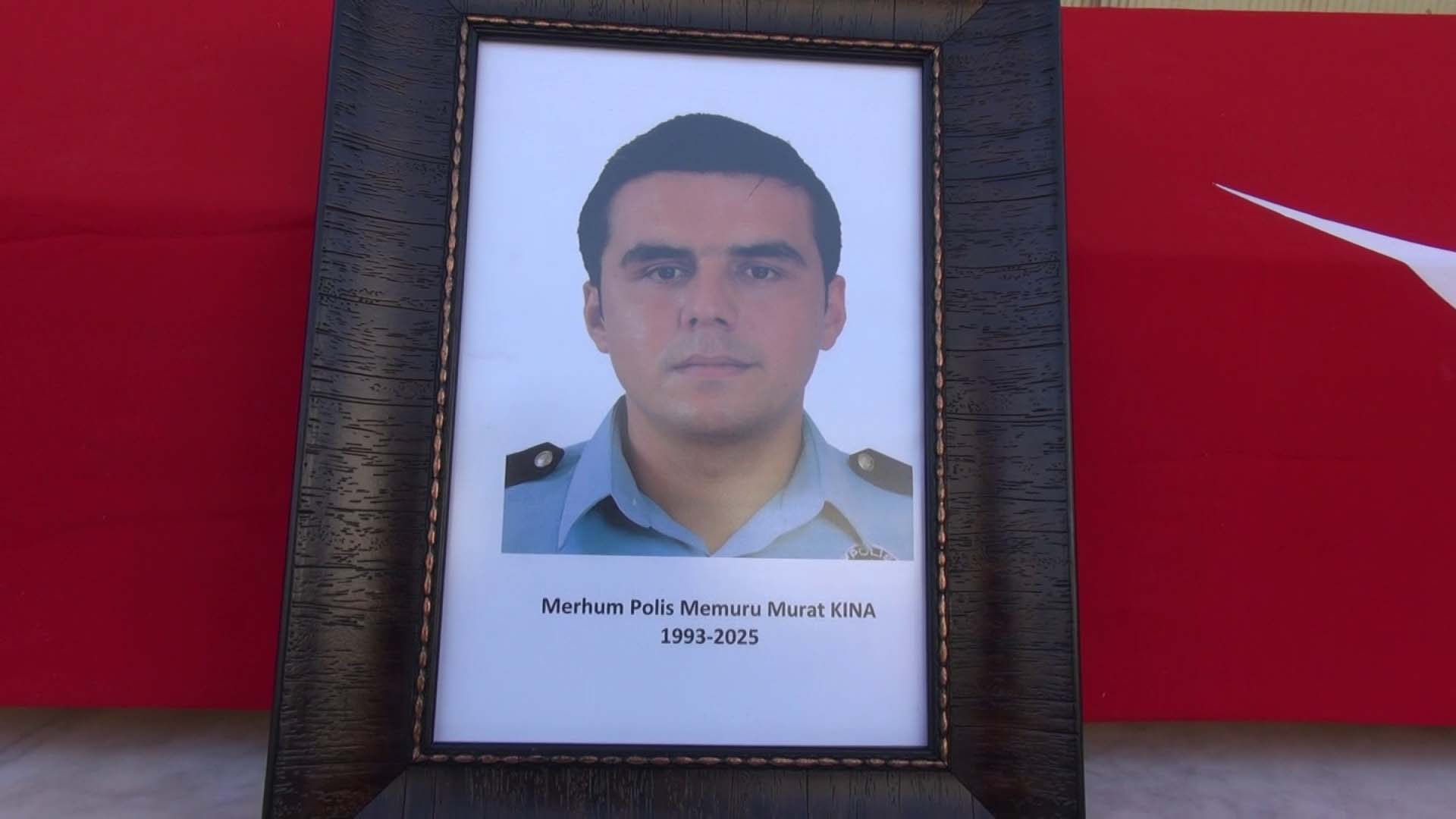 Hatay'da Halı sahada kalp krizi geçiren polisin son anları kameraya yansıdı - Görsel 9