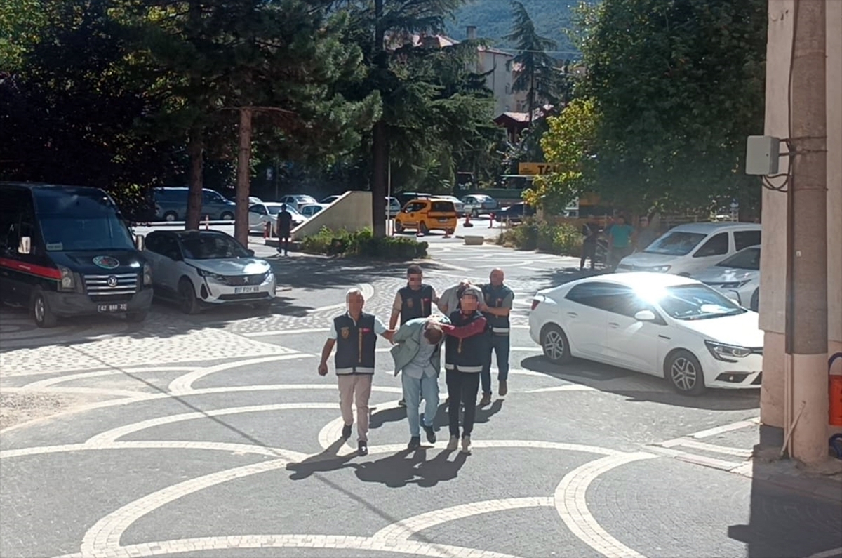 Konya'da uyuşturucu operasyonunda 2 şüpheli tutuklandı - Görsel 2