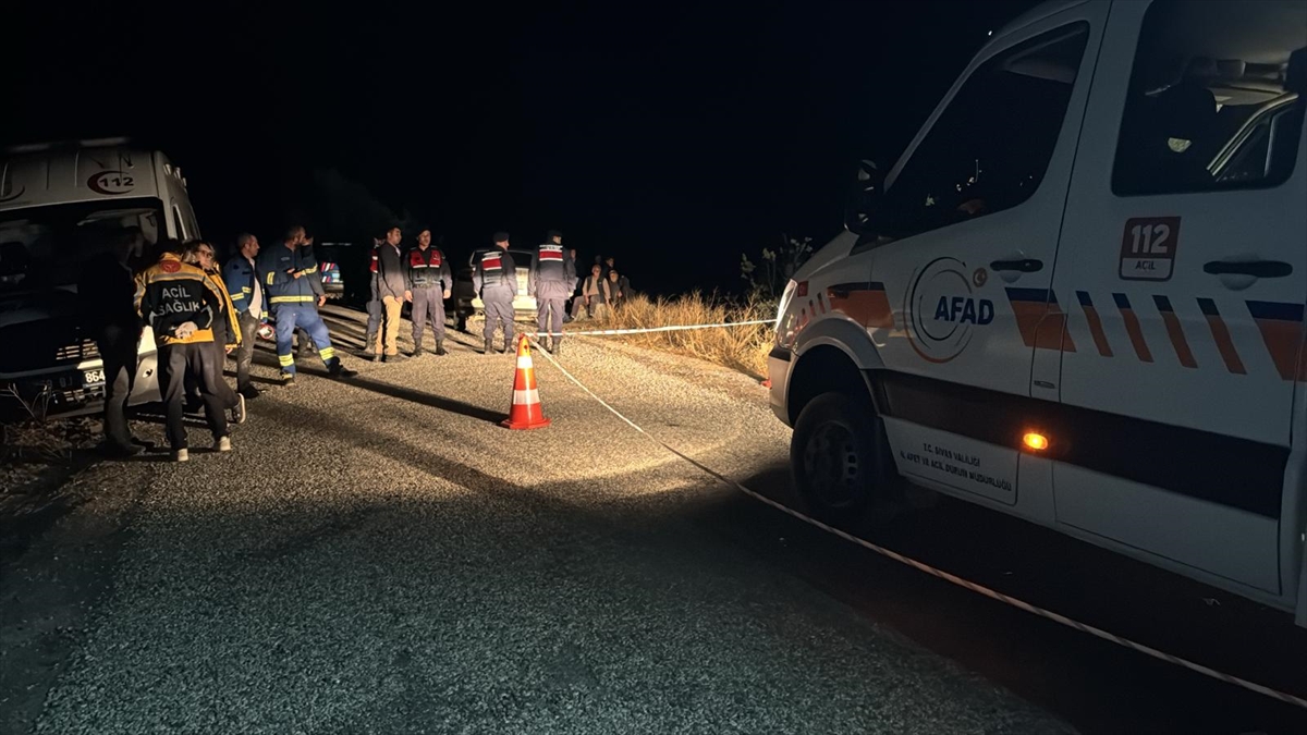 Sivas'ta uçuruma yuvarlanan otomobildeki 4 kişi öldü - Görsel 6