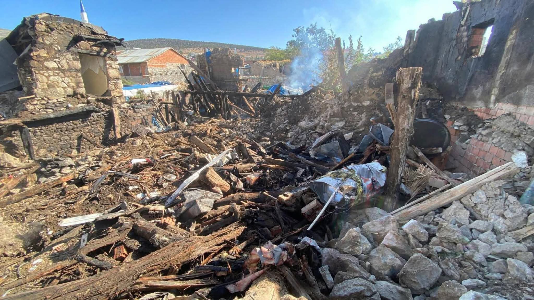 Akkise Mahallesi’nde Ev Yangını: Konut Kullanılamaz Hale Geldi - Görsel 2