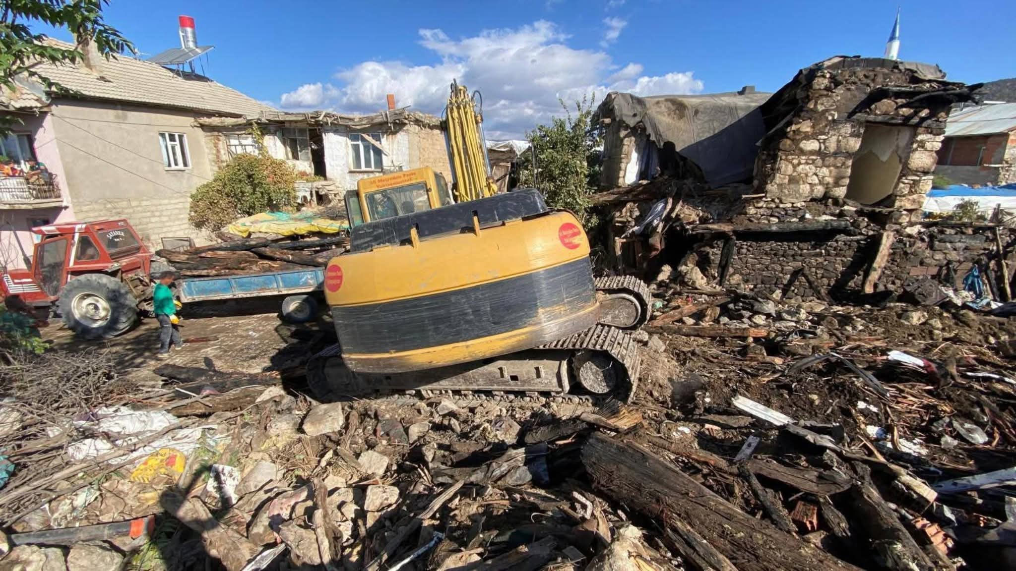 Akkise Mahallesi’nde Ev Yangını: Konut Kullanılamaz Hale Geldi - Görsel 6