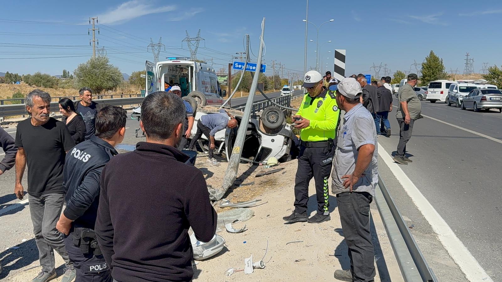 Seydişehir'de Korkunç Kaza: Otomobil Takla Attı, 2 Kişi Yaralı - Görsel 1