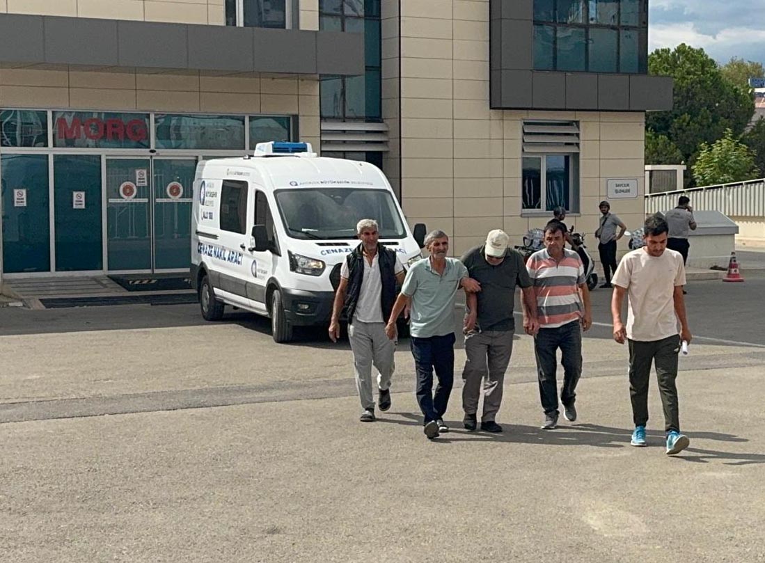Antalya- Kaza geçiren hemşirenin kalp masajıyla hayatta tutmak istediği teyzesi kurtarılamadı - Görsel 6