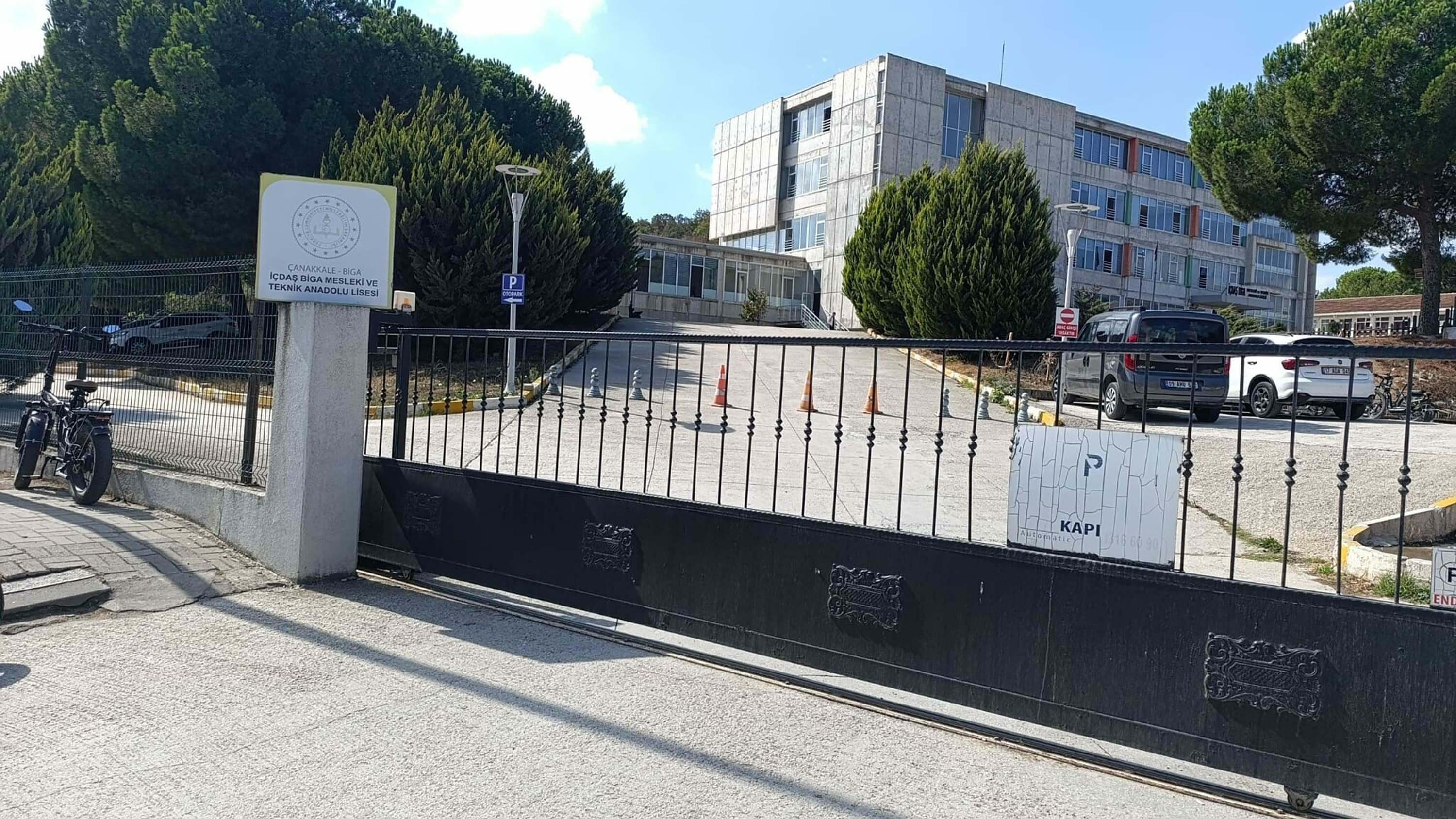 Çanakkale'de Lise öğrencisinin darbedildiği soruşturmada okul müdürü ile 2 yardımcısı açığa alındı - Görsel 5