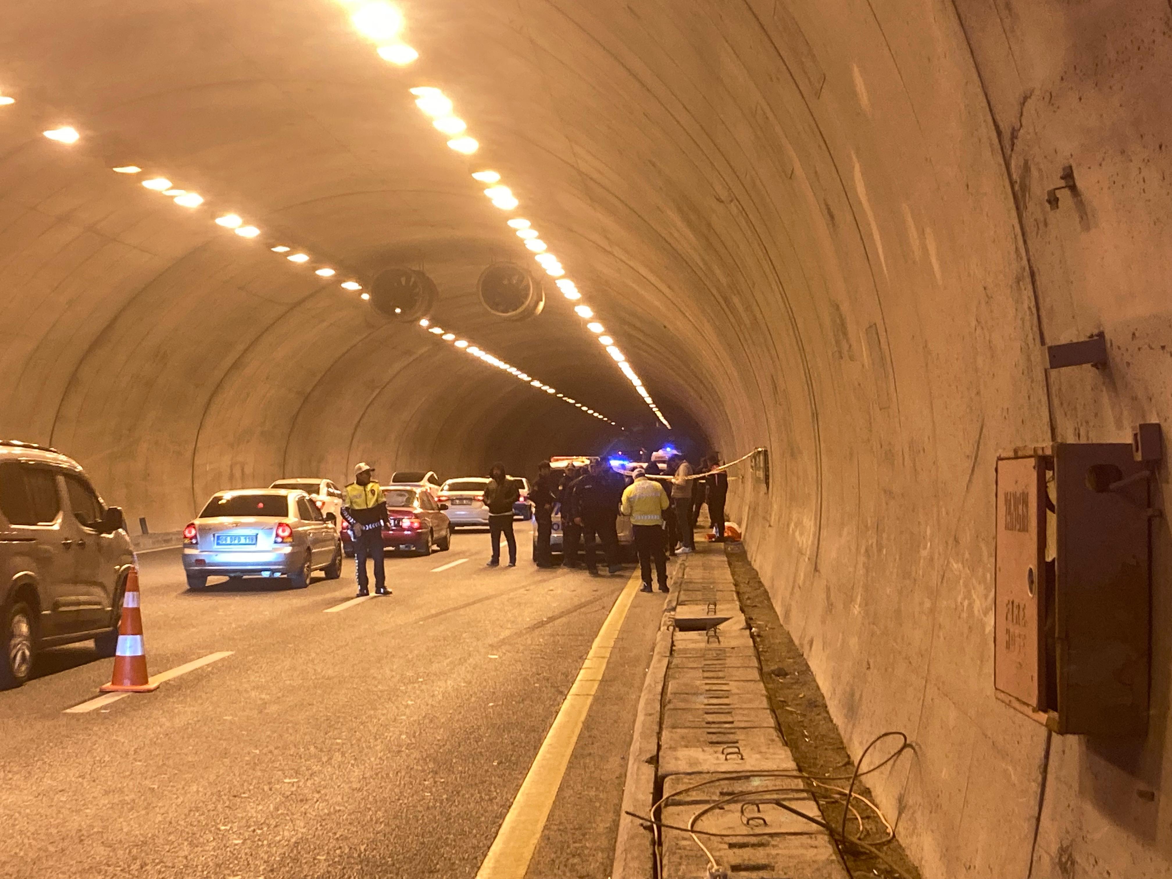 Ankara’da otomobilin içerisinde silahlı kavga: 1 ölü, 1 yaralı - Görsel 1