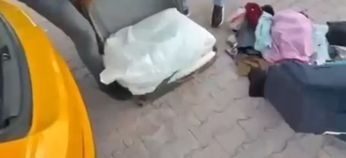 Kayseri'de gelinliğe işlenmiş 25 kilogram uyuşturucu ele geçirildi - Görsel 2