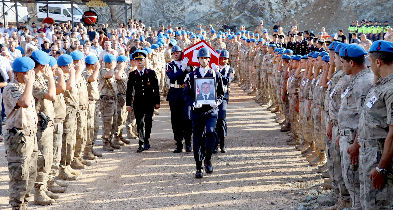Kazada yaralanan uzman çavuş 5 gün sonra yaşamını yitirdi - Görsel 1