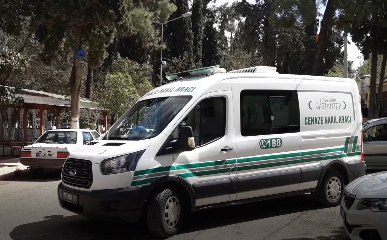 Gaziantep’te parkta vahşet: Parktaki uygunsuz  hareket  yapan çifti uyardı kaskla öldürüldü - Görsel 1