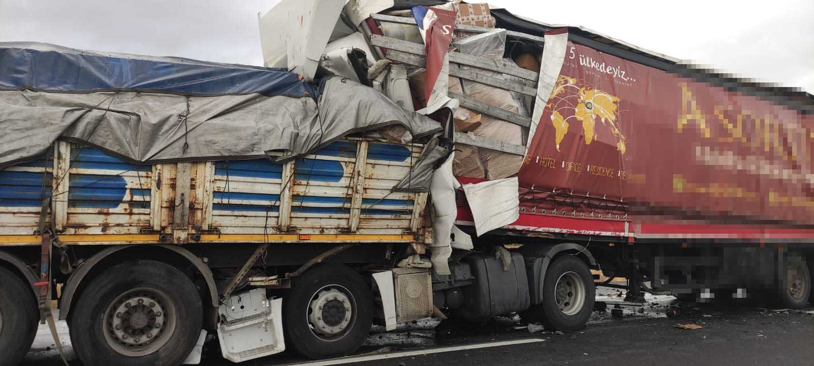 Konya'da 3 aracın karıştığı kazada 1 kişi öldü, 3 kişi yaralandı - Görsel 3