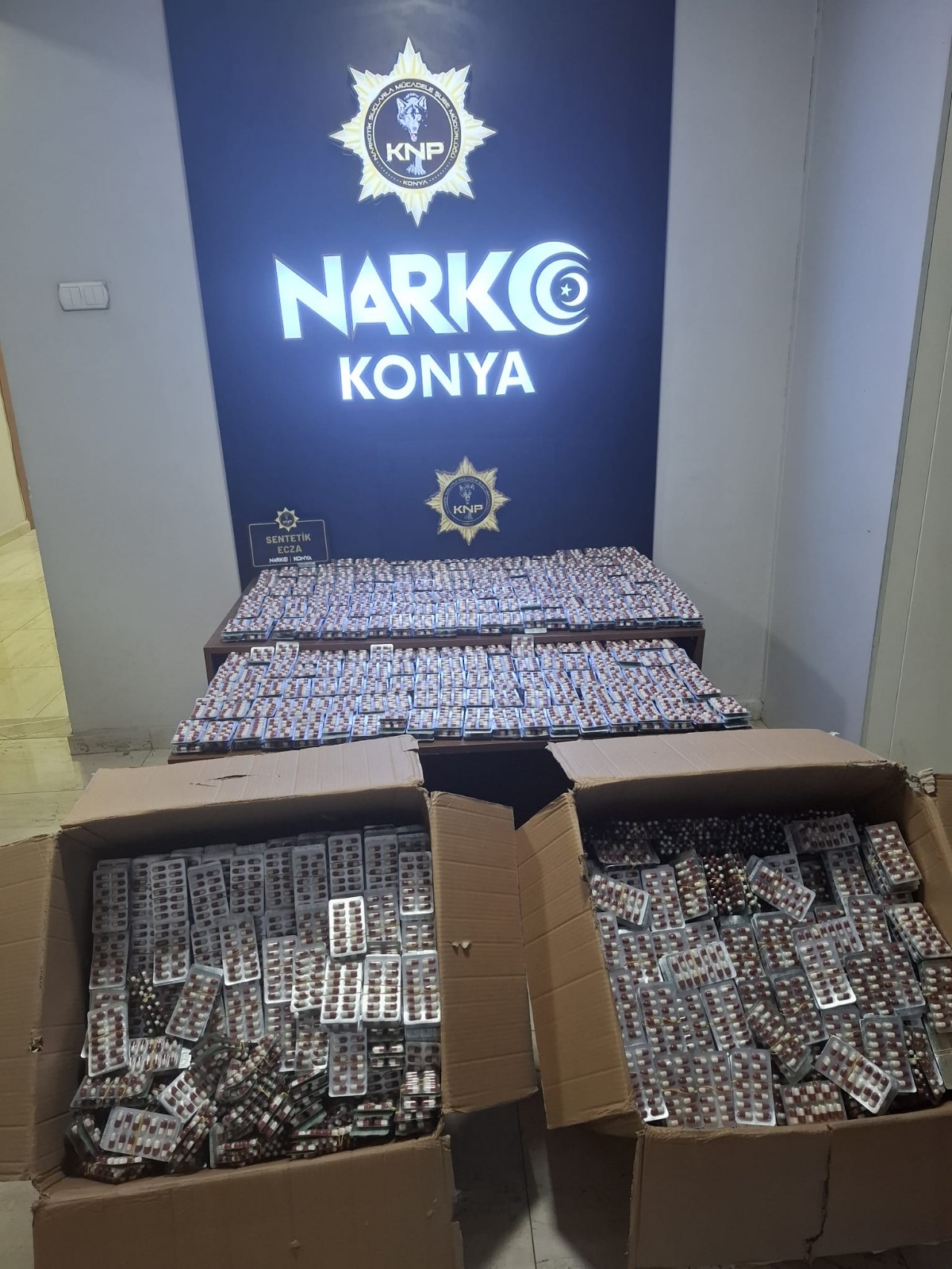 KONYA NARKOTİK POLİSİ ZEHİR TACİRLERİNE GÖZ AÇTIRMIYOR: 282 TUTUKLAMA - Görsel 8