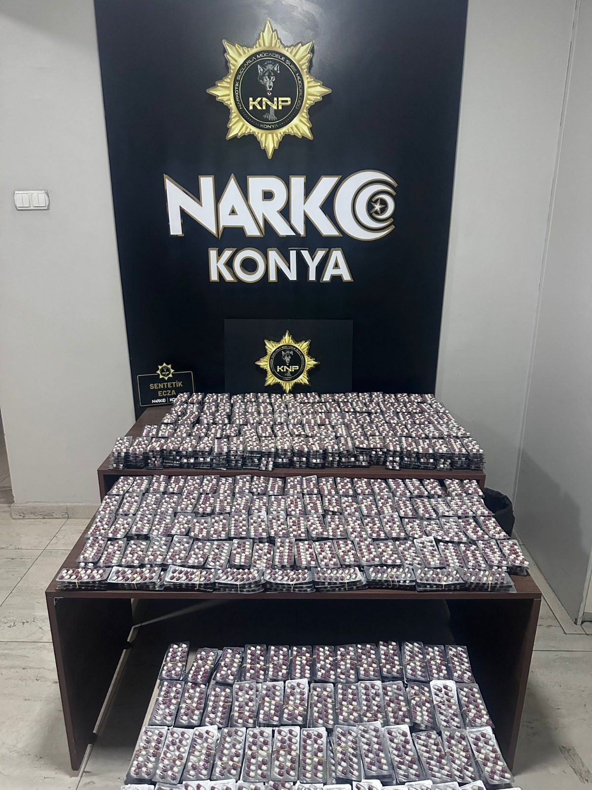 KONYA NARKOTİK POLİSİ ZEHİR TACİRLERİNE GÖZ AÇTIRMIYOR: 282 TUTUKLAMA - Görsel 9