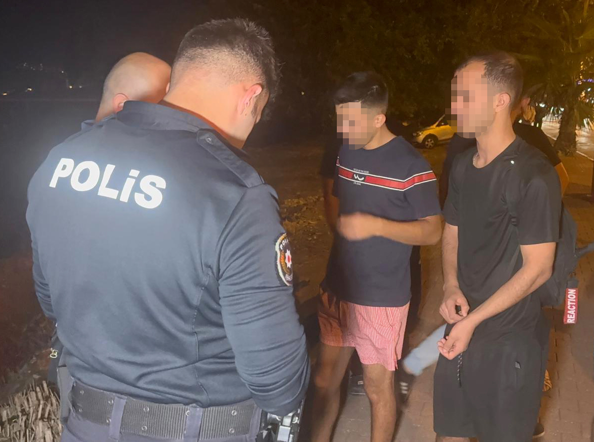 Antalyada Balık tutmak için çıktıkları kayalıkta mahsur kaldılar - Görsel 4