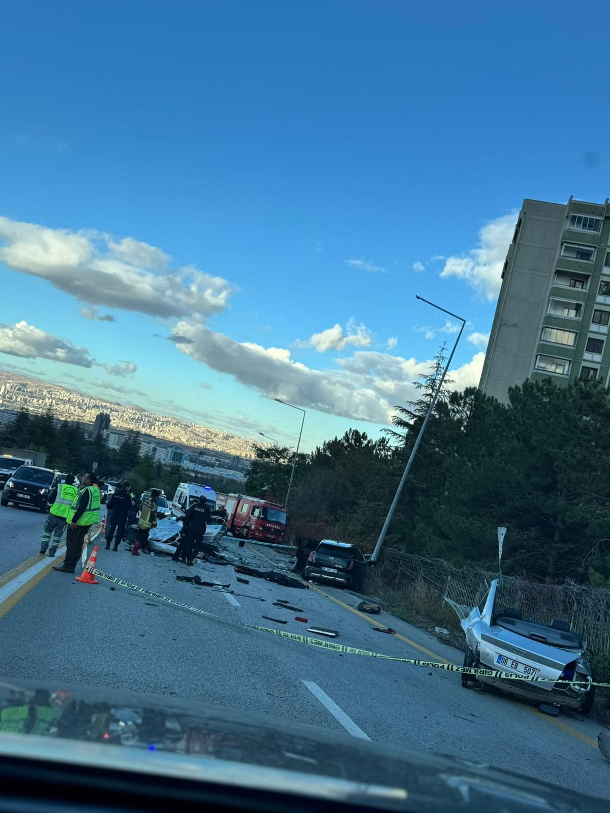 Ankara'da Feci Kaza: Otomobil İkiye Bölündü, 1 Kişi Hayatını Kaybetti - Görsel 4