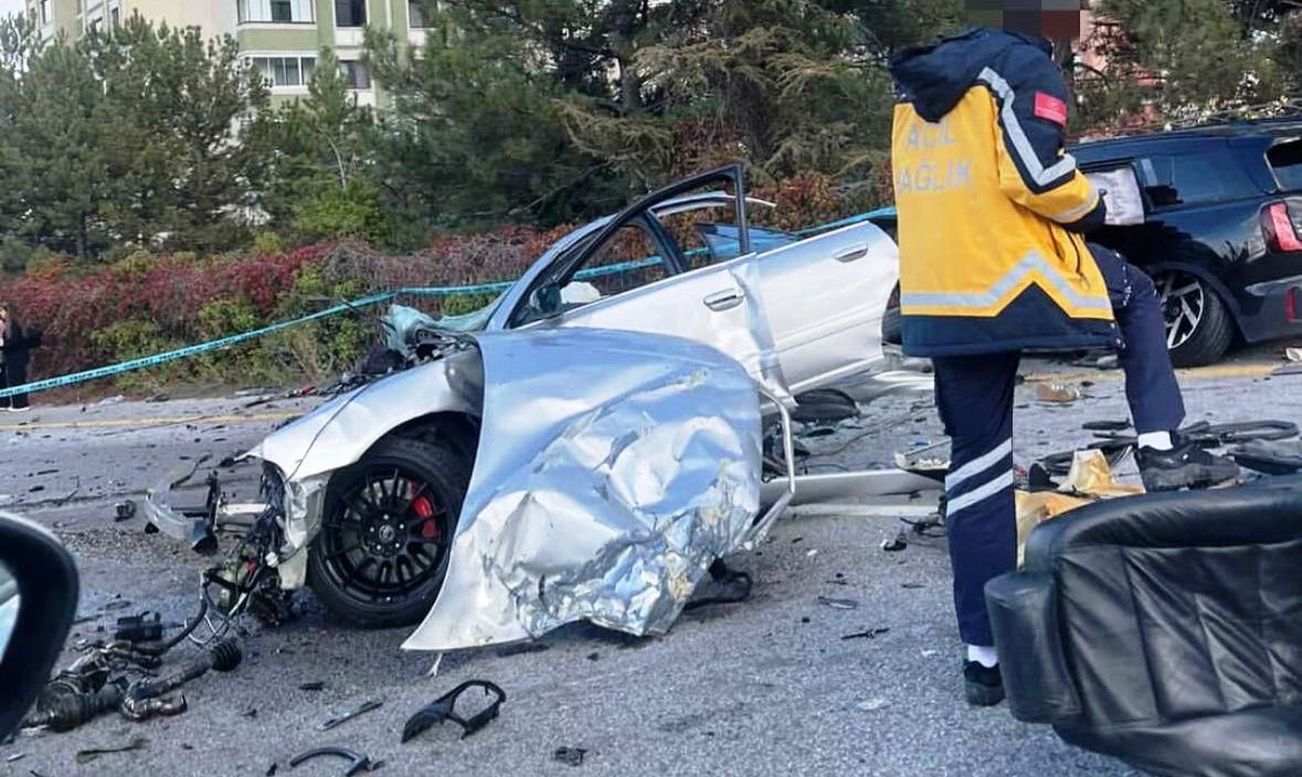 Ankara'da Feci Kaza: Otomobil İkiye Bölündü, 1 Kişi Hayatını Kaybetti - Görsel 5