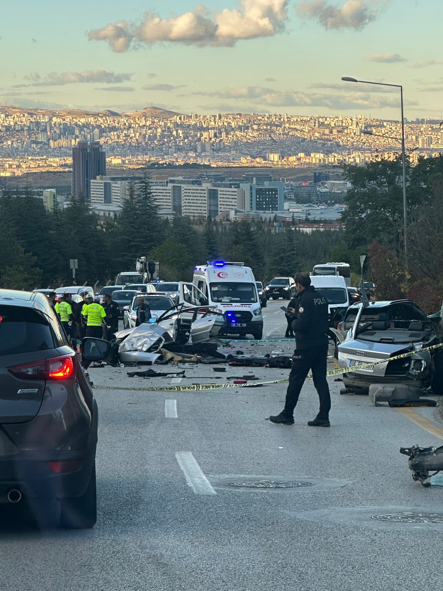 Ankara'da Feci Kaza: Otomobil İkiye Bölündü, 1 Kişi Hayatını Kaybetti - Görsel 6
