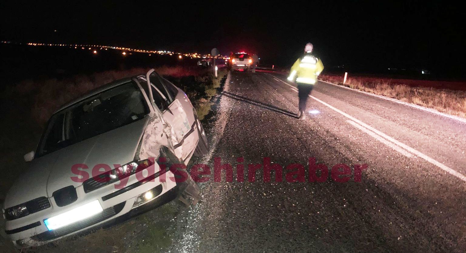 Konya-Ankara Karayolunda Feci Kaza:  işçi servisi ile otomobilin çarpıştığı kazada 18 kişi yaralandı - Görsel 1