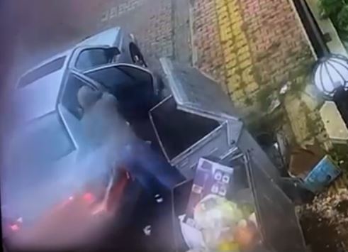 Samsun - Uyuşturucu teslimatını çöp konteynerinde yapan 4 şüpheliye gözaltı  - Görsel 3