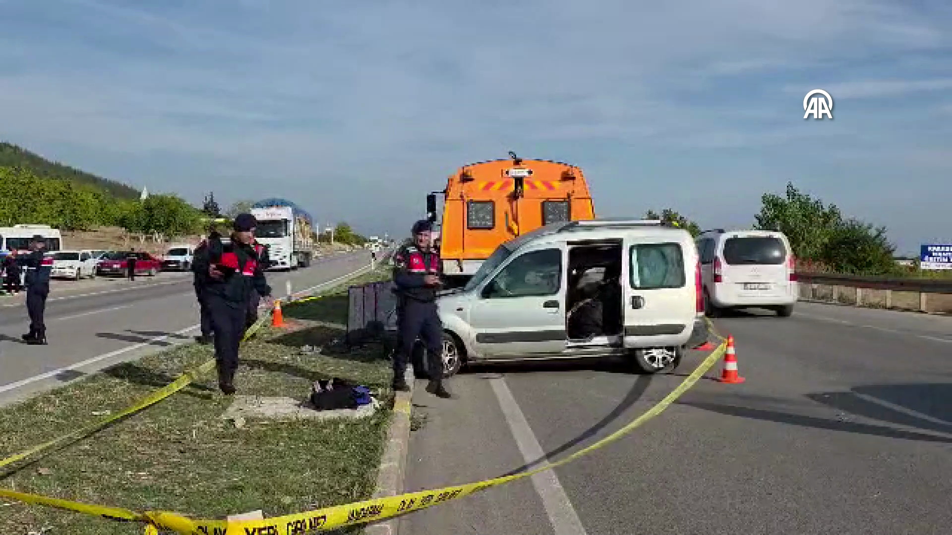 AMASYA - Kamyonla çarpışan hafif ticari araçtaki 4 kişi öldü - Görsel 1