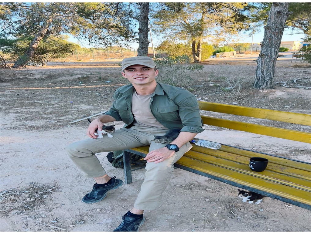 İzmirde Otomobil gasbetti, 2 kişiyi öldürüp, 2'si polis 7 kişiyi yaraladı; çatışmada etkisiz hale getirild - Görsel 1