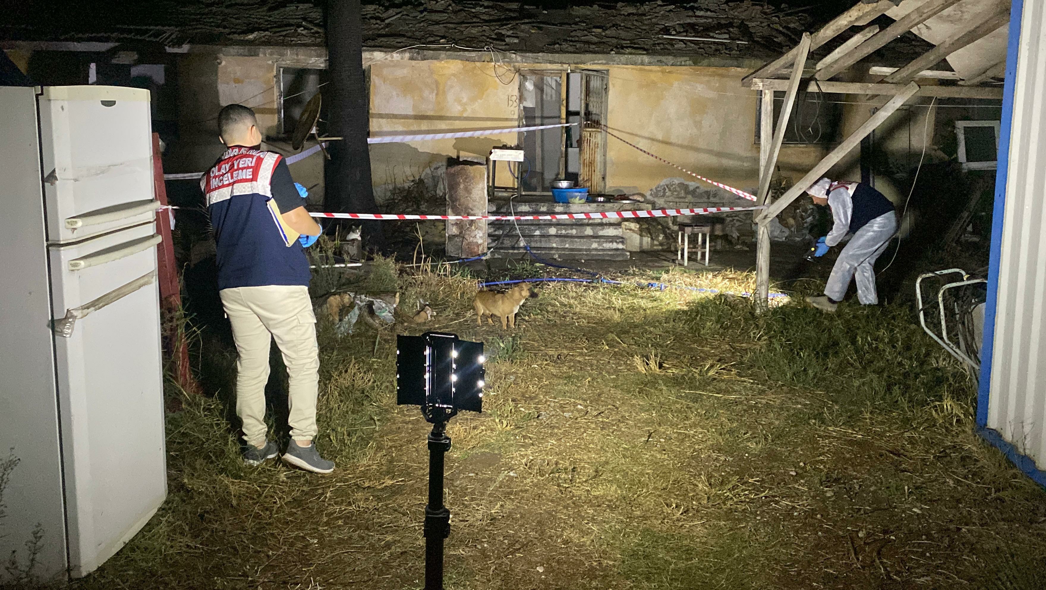 Adana - Annesini yaralayıp, mesaj attığını öne sürdüğü iş arkadaşını öldürdü - Görsel 2