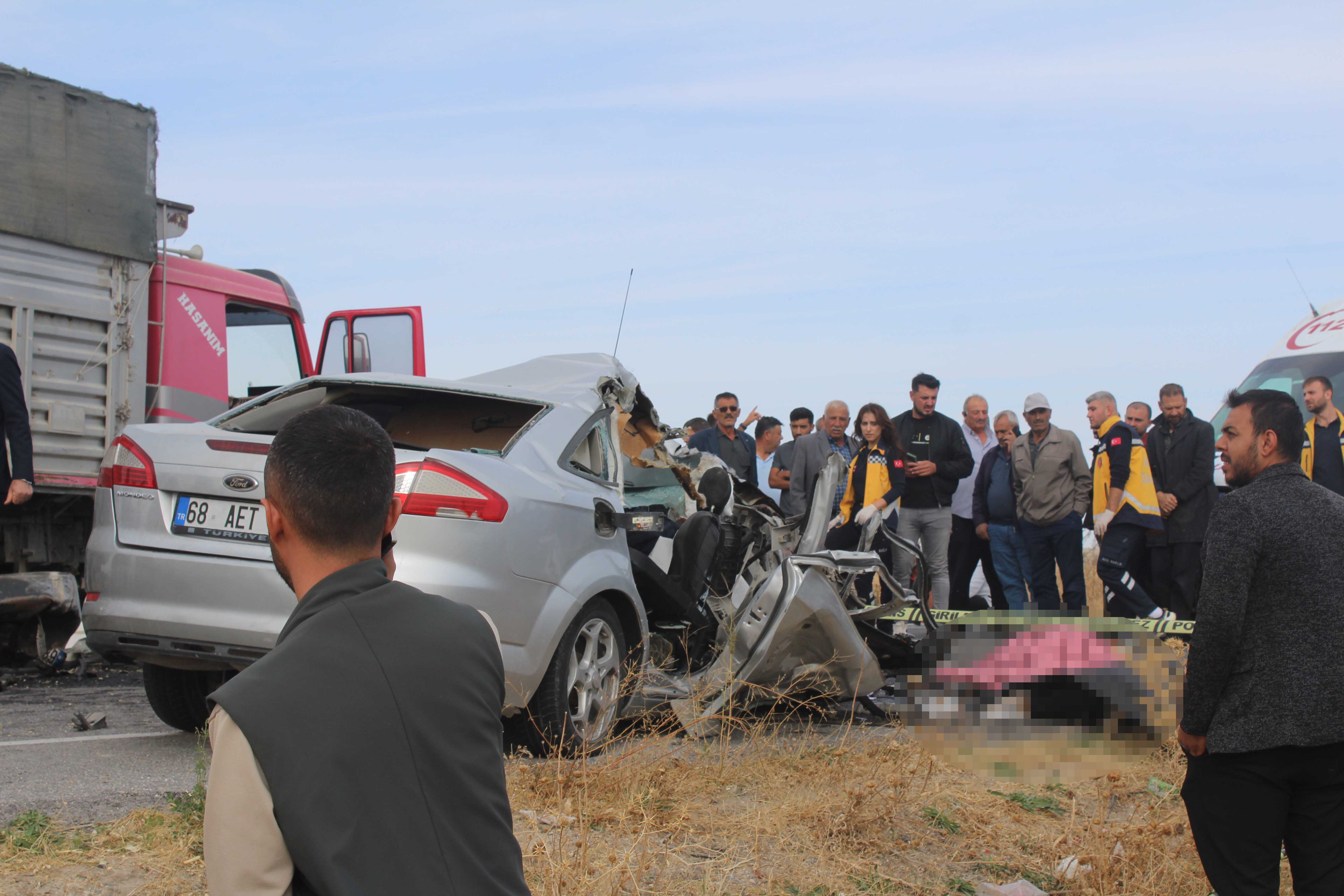 Aksaray'da katliam  gibi kaza ; kamyonla çarpışan otomobildeki 3 kardeş öldü - Görsel 3