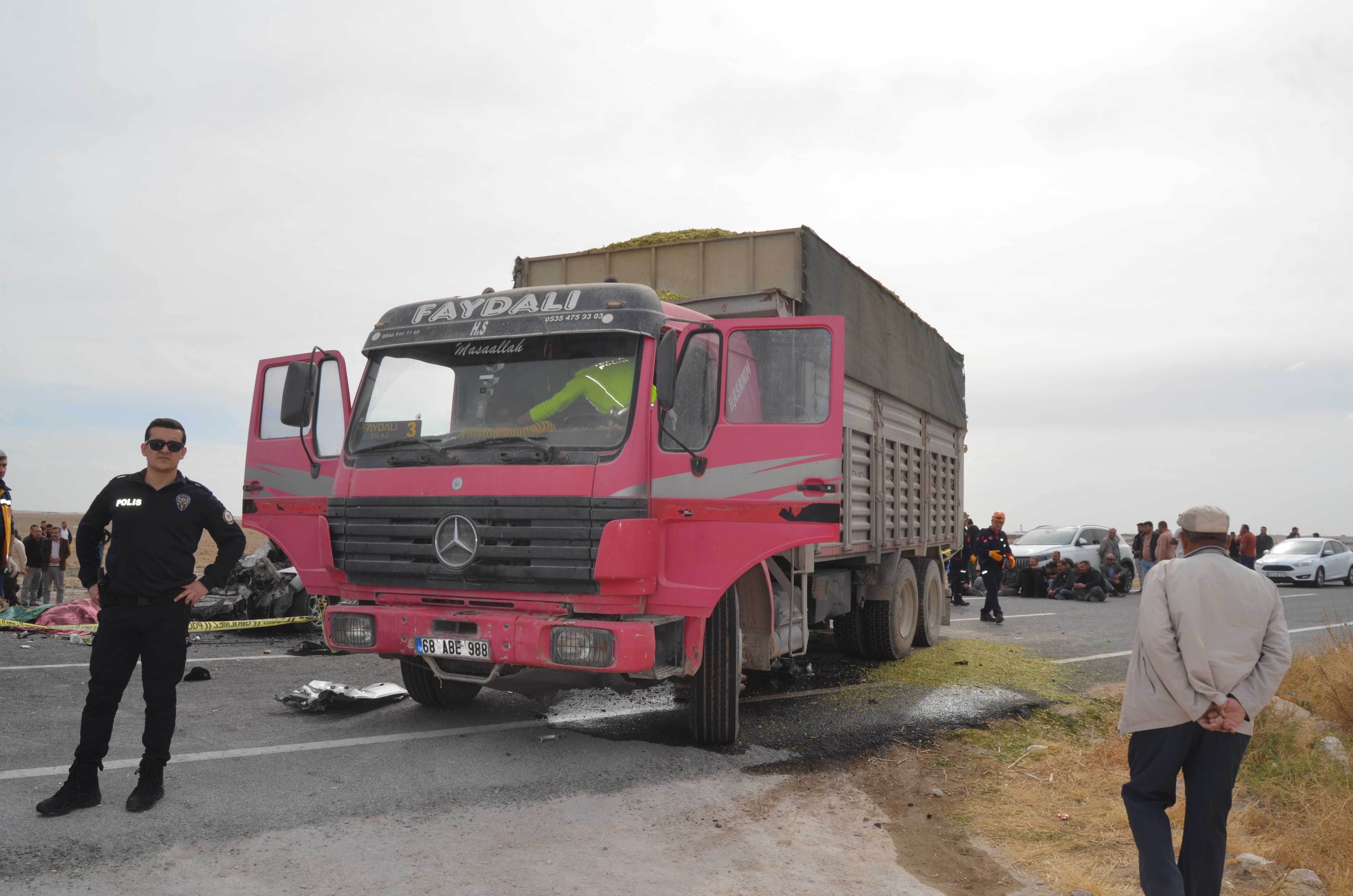 Aksaray'da katliam  gibi kaza ; kamyonla çarpışan otomobildeki 3 kardeş öldü - Görsel 4