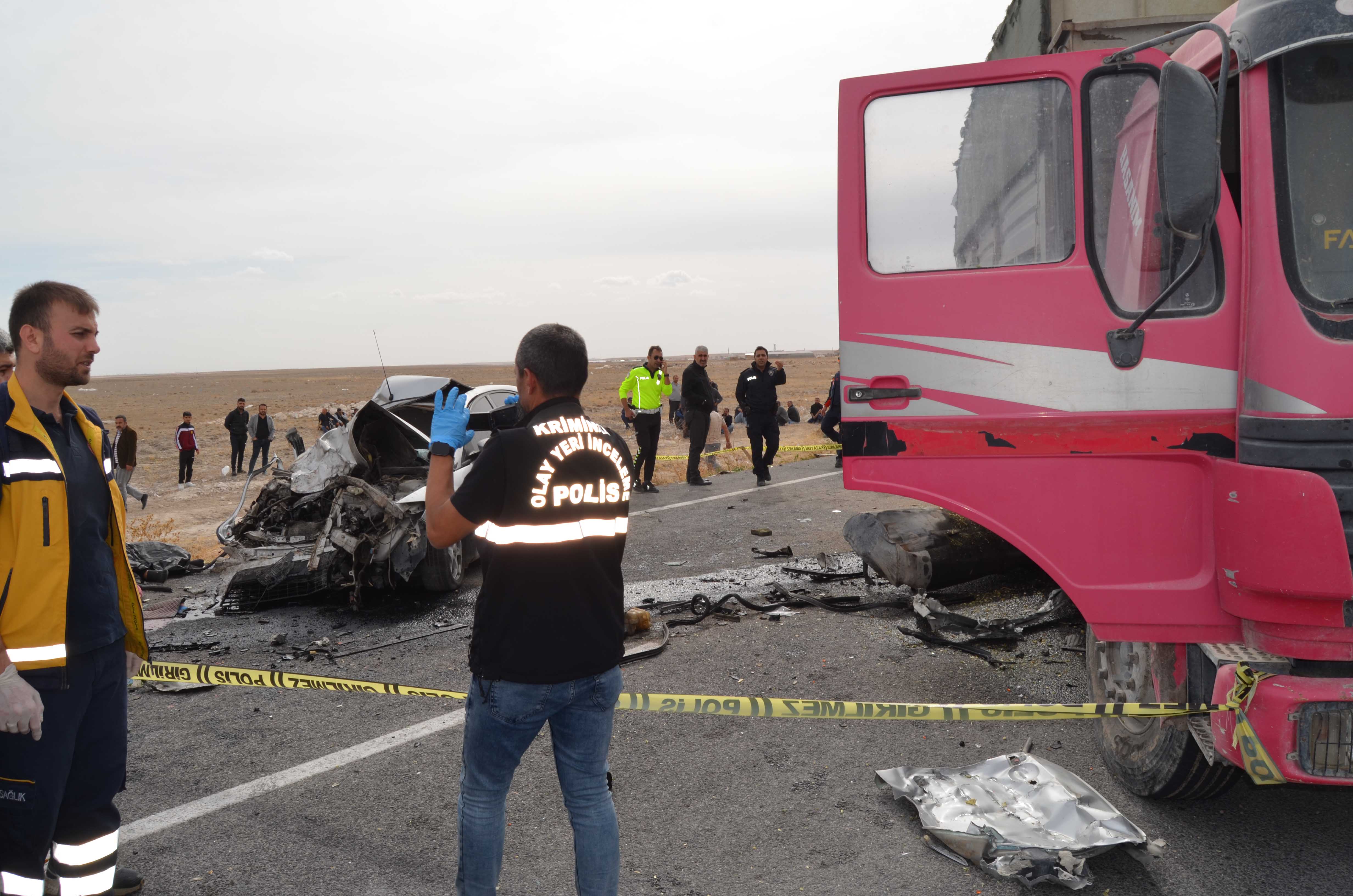 Aksaray'da katliam  gibi kaza ; kamyonla çarpışan otomobildeki 3 kardeş öldü - Görsel 6