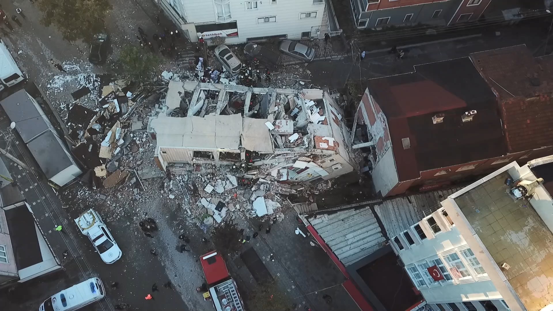 Gebze'de 7 katlı bina çöktü! Bakan Yerlikaya'dan açıklama! - Görsel 4