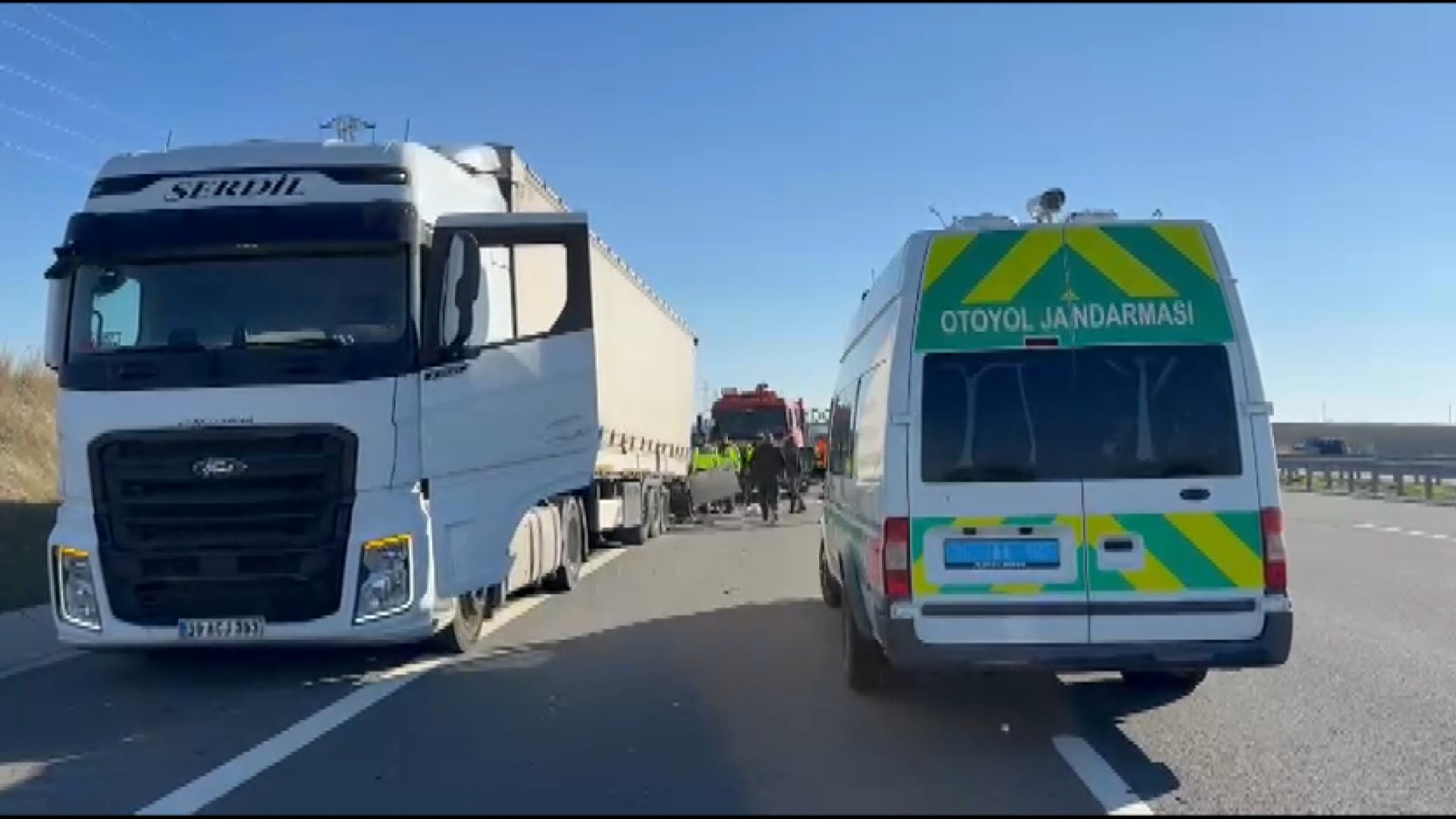 İstanbul- Silivri'de otomobil TIR'ın altına girdi: 1 ölü - Görsel 3