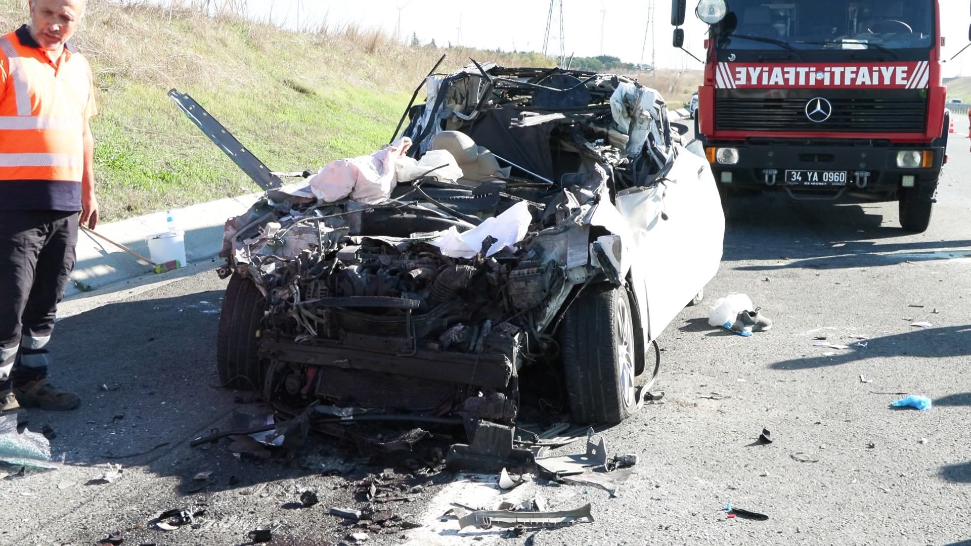 İstanbul- Silivri'de otomobil TIR'ın altına girdi: 1 ölü - Görsel 7