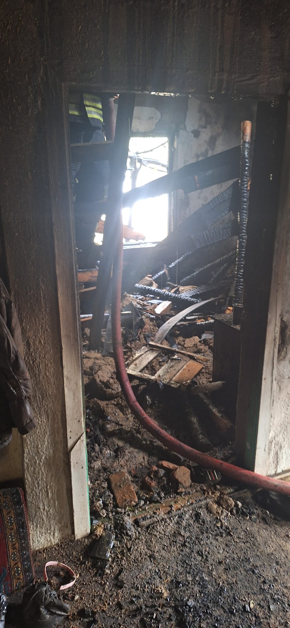 Seydişehir'de Çıkan Ev Yangında  ev  kullanılamaz  hale  geldi. - Görsel 2