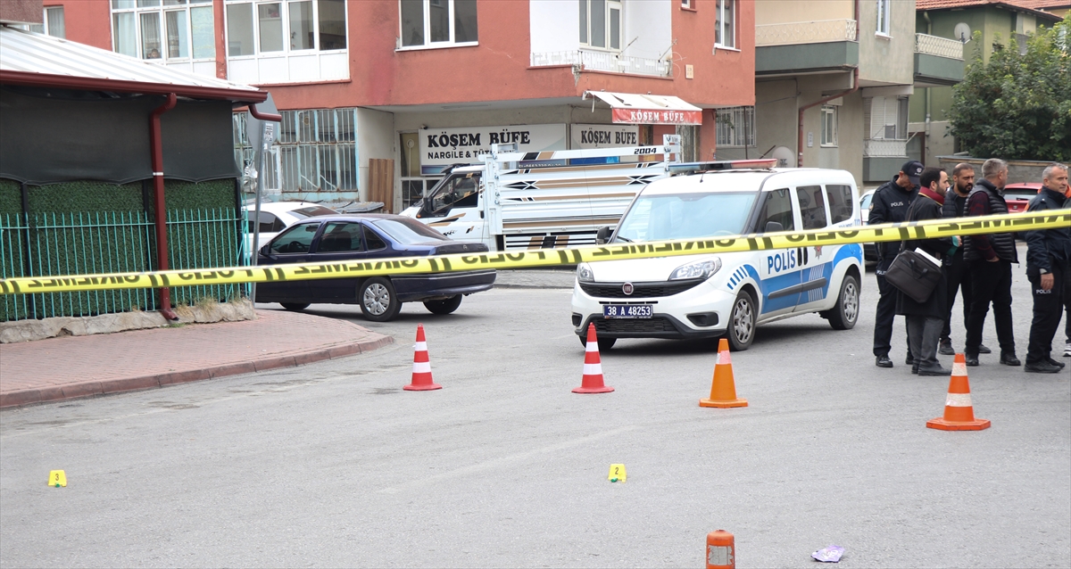  Kayseri'de Adliyeden çıkan husumetlisi yerine kazara başka birini tüfekle yaraladı - Görsel 1