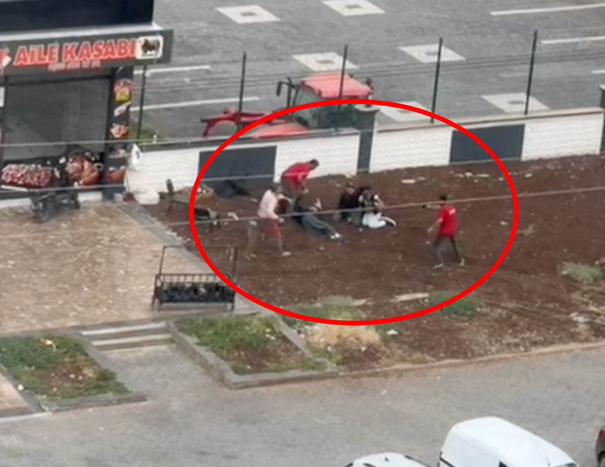 Diyarbakır - Kasap dükkanında silahlı kavga kamerada: 2 ölü, 2 yaralı - Görsel 1